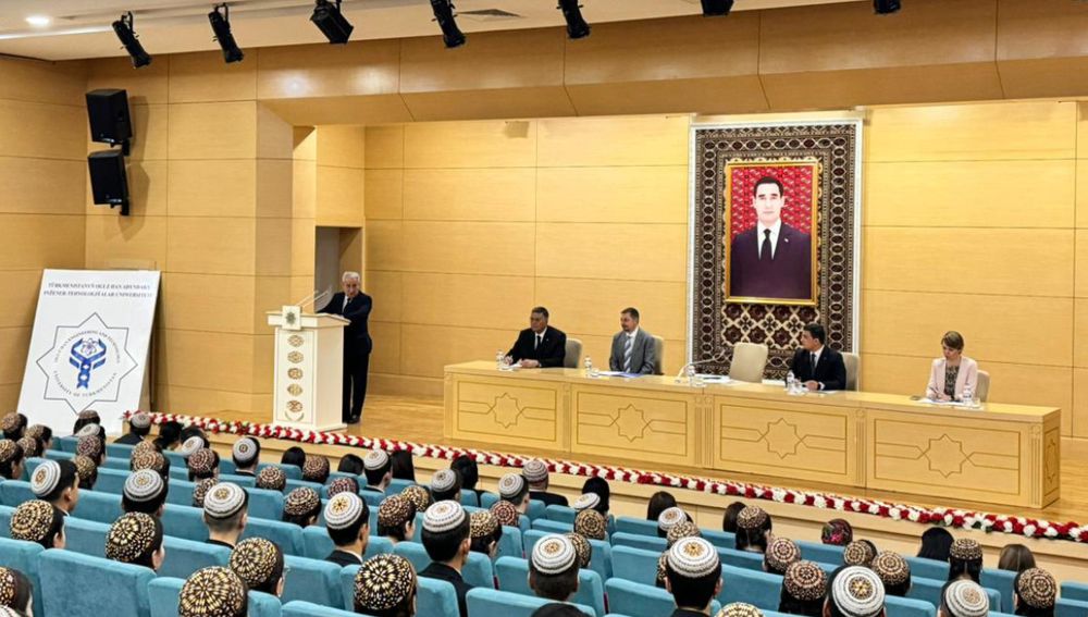 Türkmenistanyň ýaşlary durnukly ösüş üçin ekologiýa meseleleriniň üstünde işjeň işleýärler