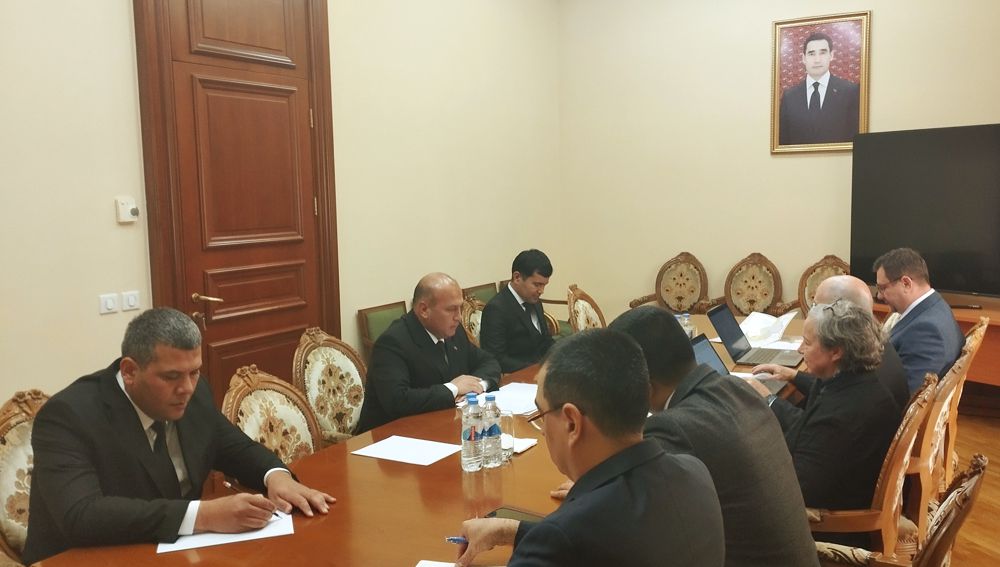 A meeting was held with representatives of the UN-Habitat Programme
